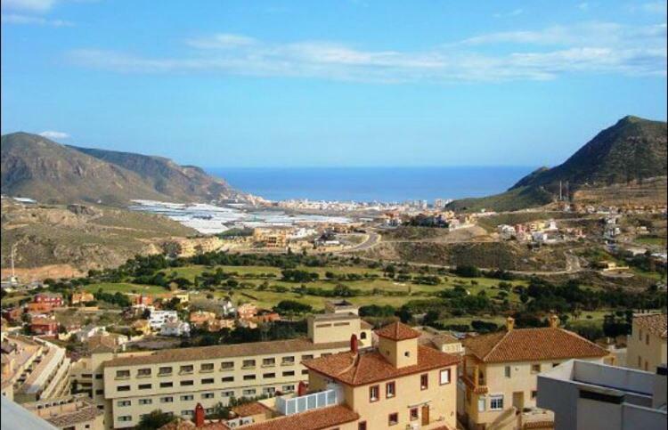 Deluxe Roquetas De Mar Con Golf Y Piscina Climatizada, Parking Privado Apartment